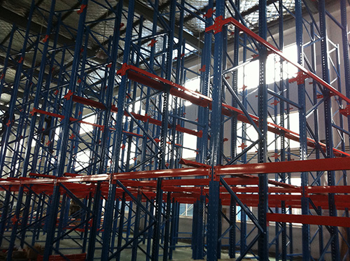 广州货架项目：贯通式货架成功驶进制造公司